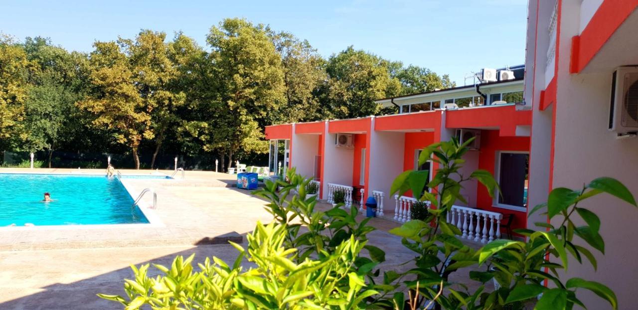Hotel Afrodita Dimitrovgrad Bg Dış mekan fotoğraf